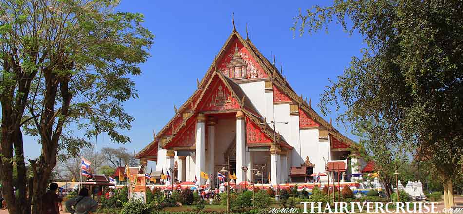 Wihan Phramongkhon Bophit, the large bronze Buddha image was originally enshrined in the open area outside the grand palace and later covered by a building called Wihan. ,Grand Pearl Cruise Ayutthaya 